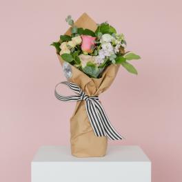 42 | Bouquet Enveloppe´ de Fleurs Brun - grande | Wrapped Bunch