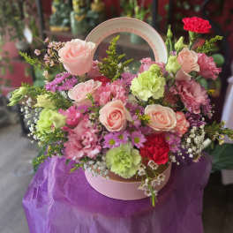 Mom's Hatbox of Flowers