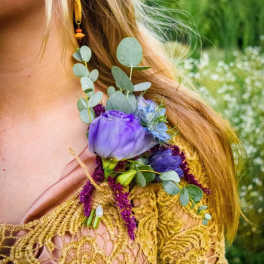 Purple floral shoulder corsage with eucalyptus and blue accents