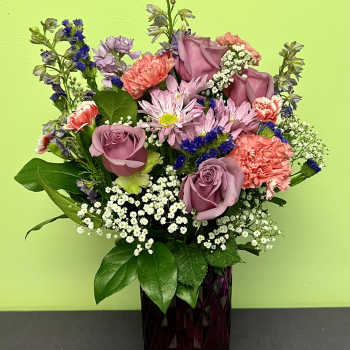 Amazing Mom Amethyst Vase by Teleflora