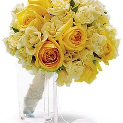 Yellow and white rose bouquet with a ribbon-wrapped handle