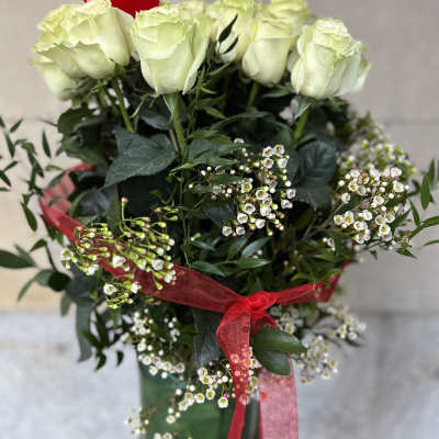 SWEETHEART 6 / WHITE COLOR ROSES
