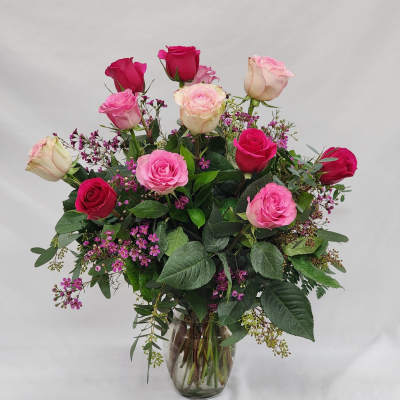 Medium Stem Dozen Mixed Pink Roses