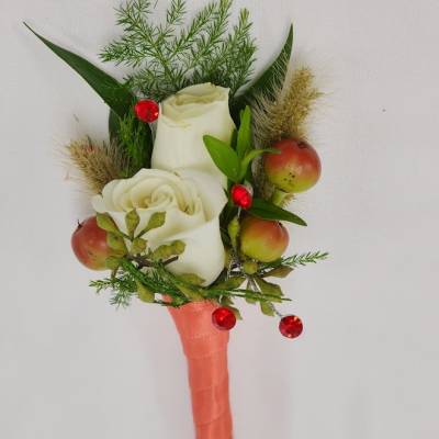 Coral Romance Boutonierrie