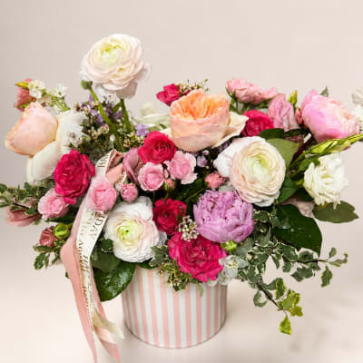 BOX OF BLOOMS - PREMIUM BLOOMS