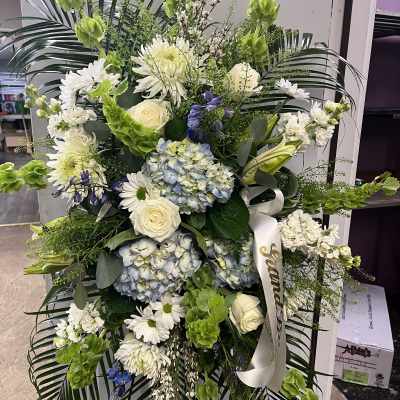 Blue, white and green standing spray