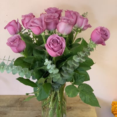 A Dozen Lavender Roses - W816