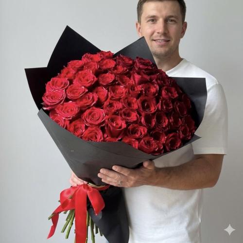 100 red roses