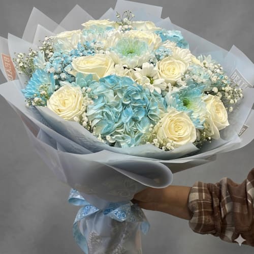 Hydrangea, rose bouquet
