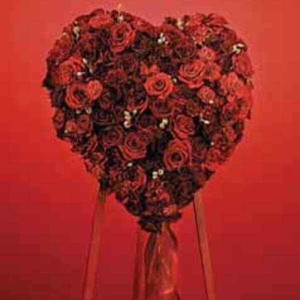 SF74-11 Monochromatic Red Rose Heart Easel