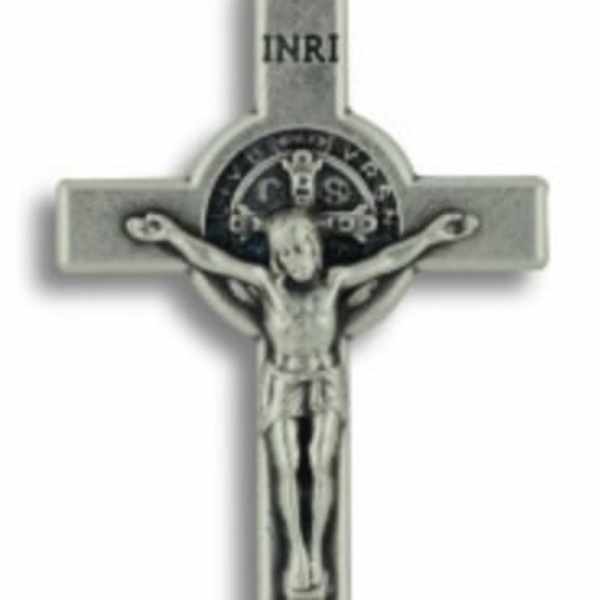 Silver crucifix pendant with a figure of Jesus and INRI text