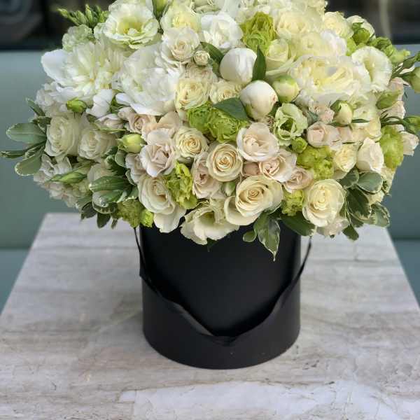 Elegant White &amp; Green Flower Arrangement