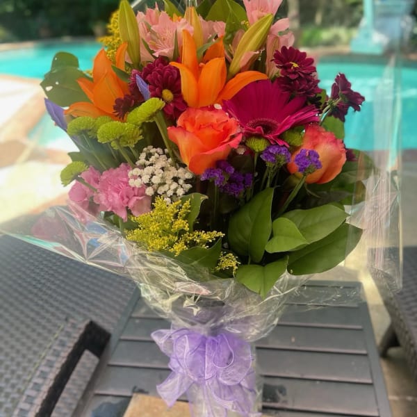[TT-LFWRAP]: ASSORTED WRAPPED BOUQUET