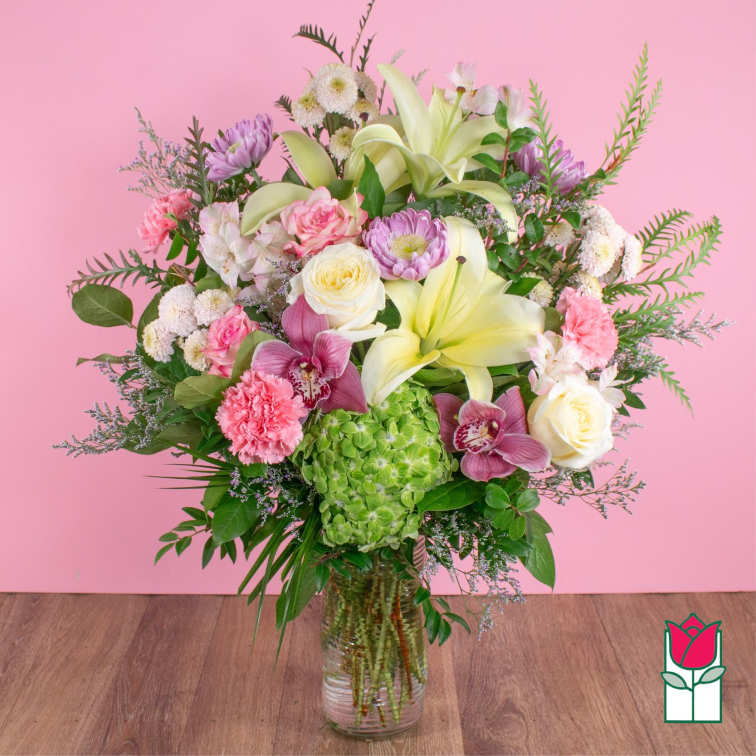 Beretania's Luminous Bouquet (Lily Color May Vary)