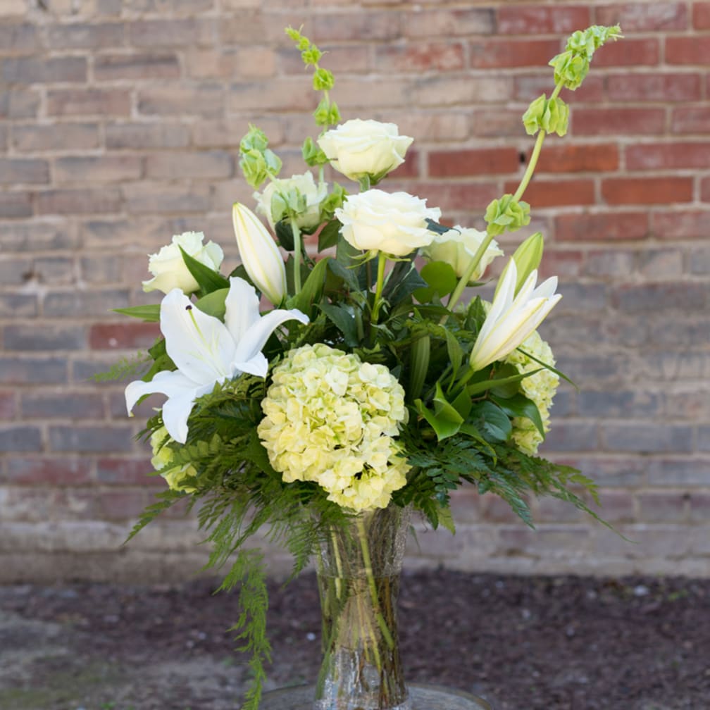 Clovis Florist Flower Delivery by Clovis Floral & Cafe