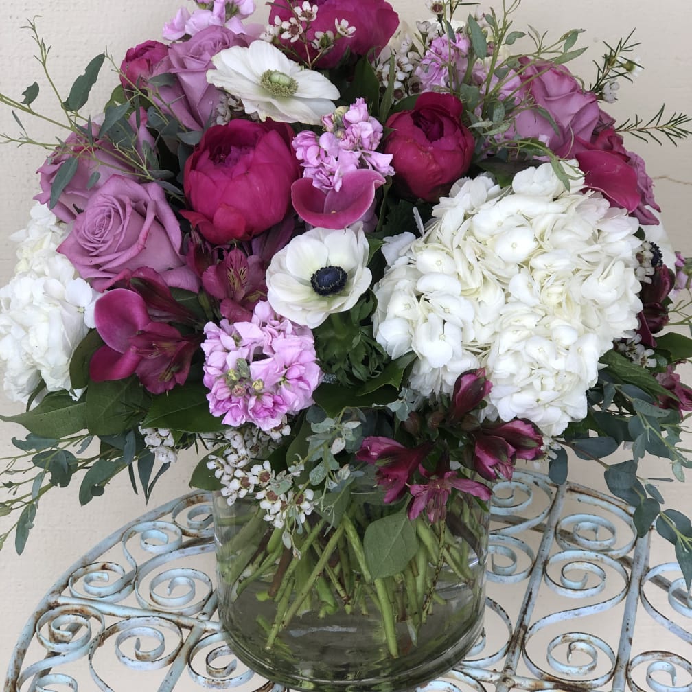 Calabasas Florist Flower Delivery by Florentyna's Fine Flower Company