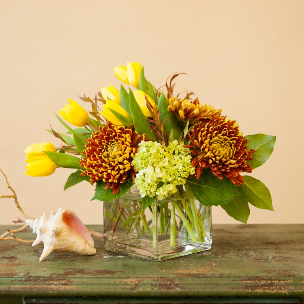 Laguna Niguel Florist Flower Delivery by McCool Flowers (Goldoon Corp.)