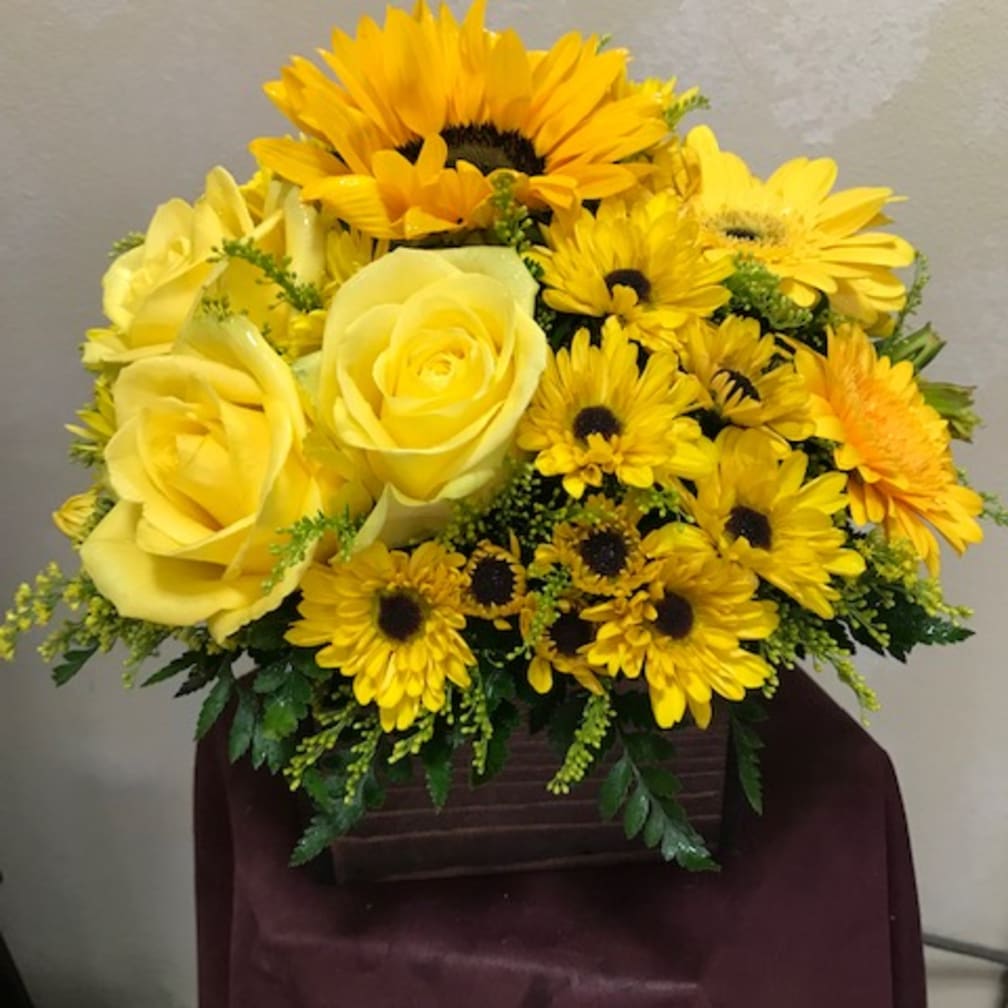 Camarillo Florist Flower Delivery by Ponderosa Flower Shoppe