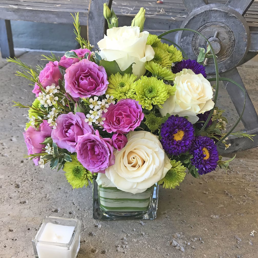 Elk Grove Florist Flower Delivery by Laguna Flowers