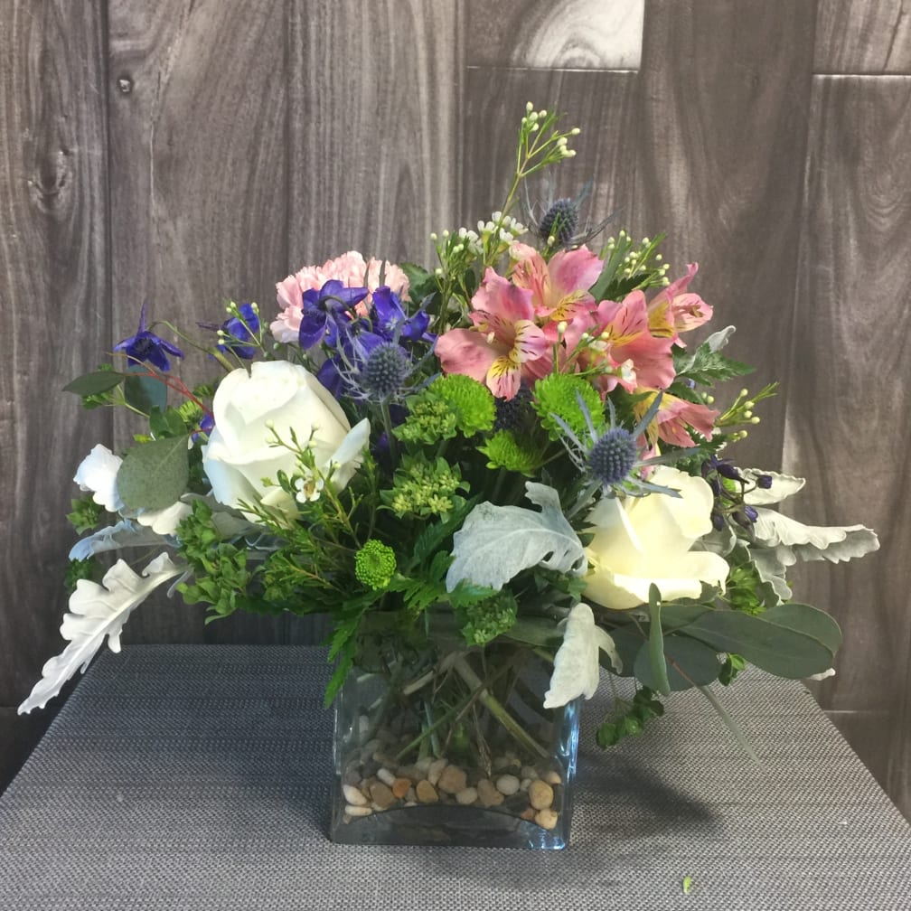 Waterloo Florist Flower Delivery by Bountiful Blossoms