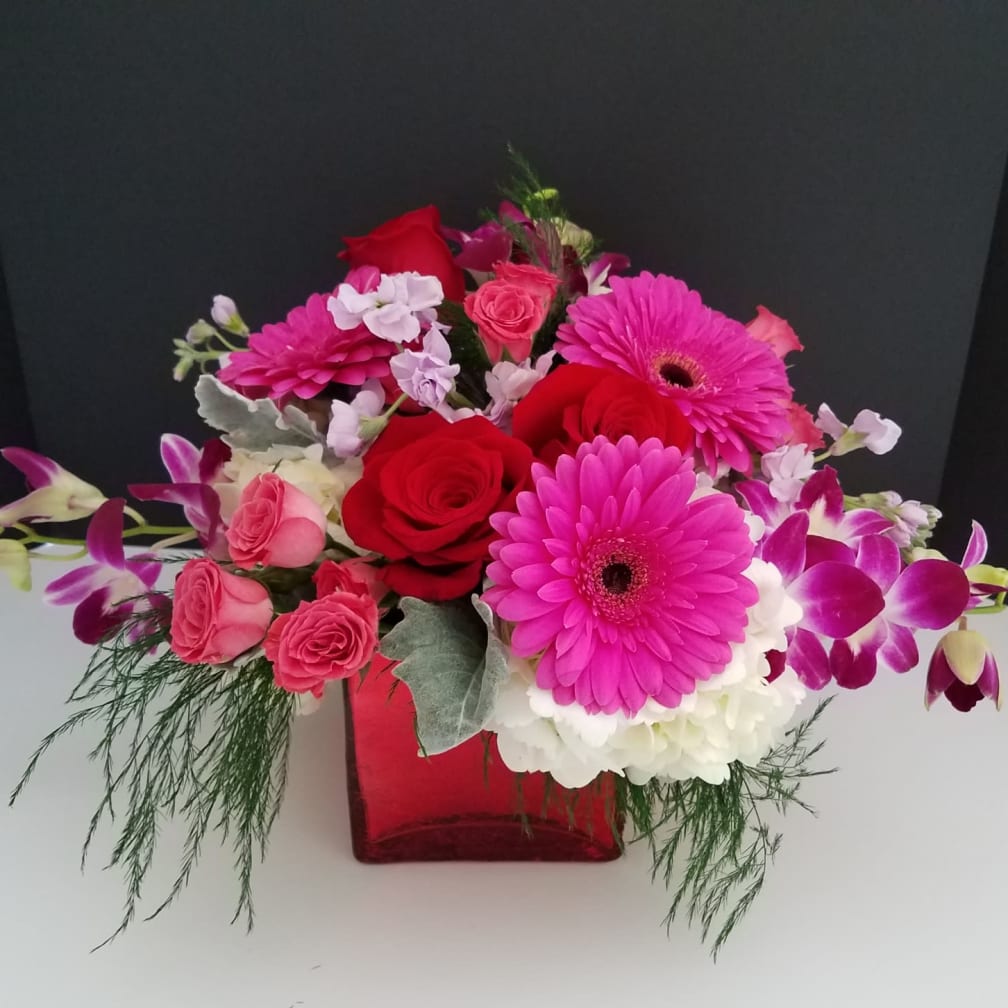 Newton Florist | Flower Delivery by Busy Bee Flowers