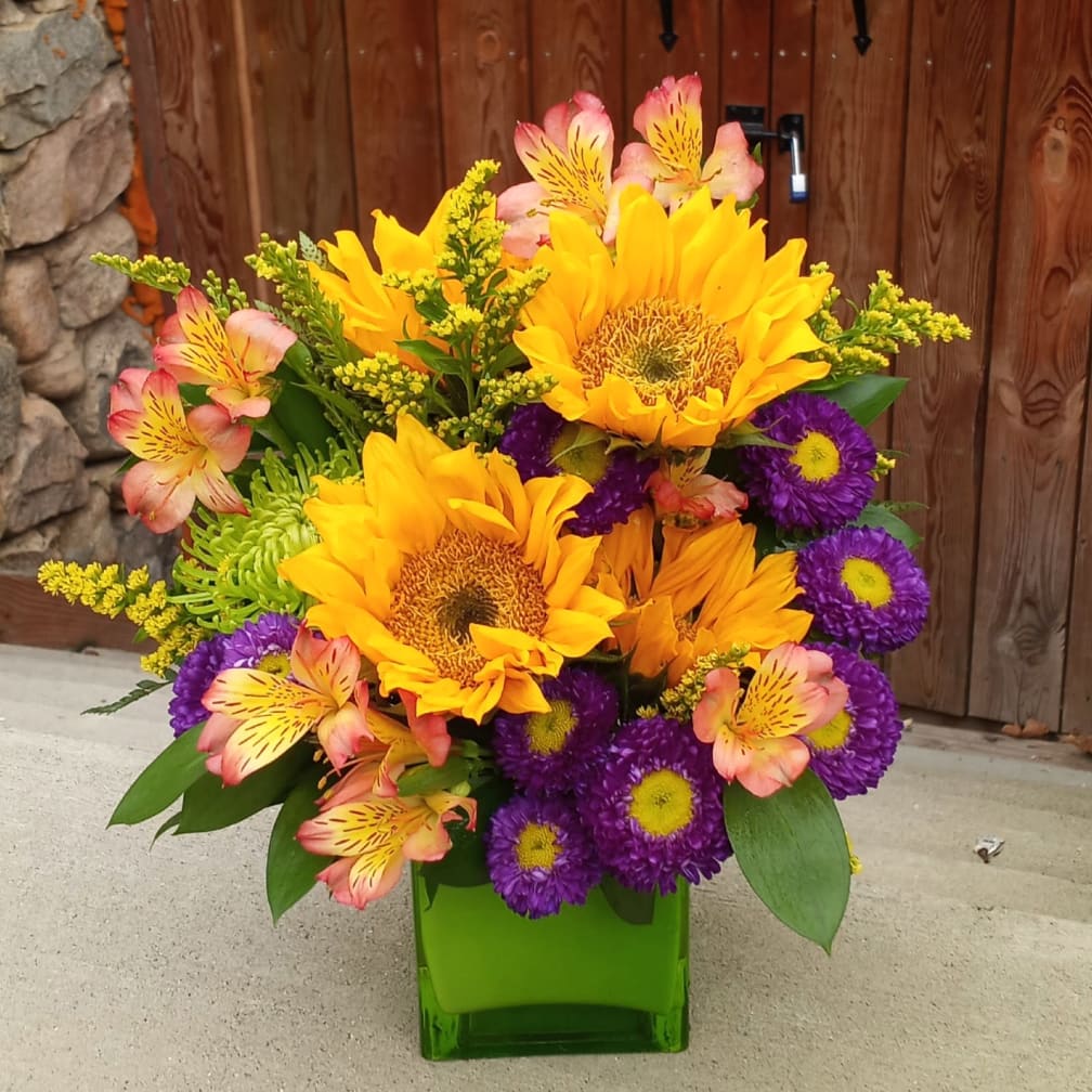Rockford Florist Flower Delivery by Rockford Flower Shop