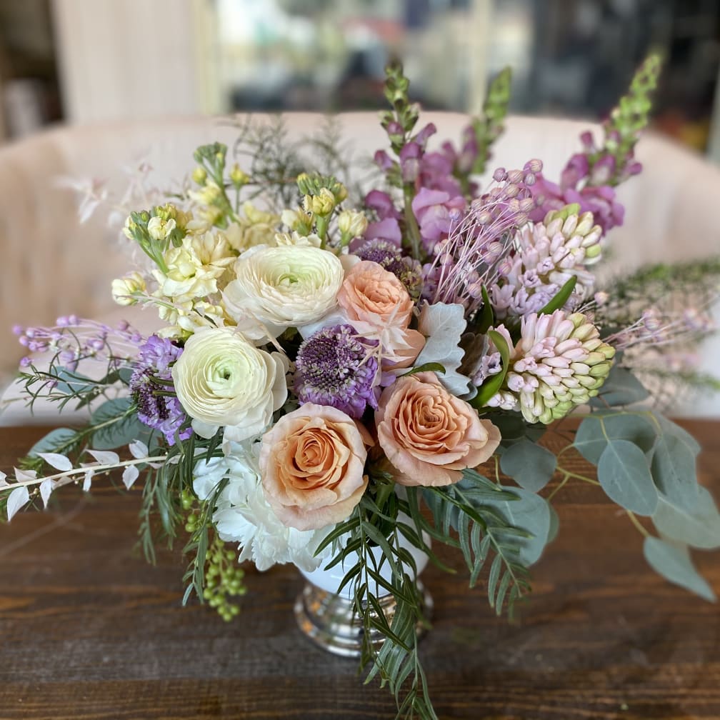 Tustin Florist Flower Delivery by Saddleback Flower Shop