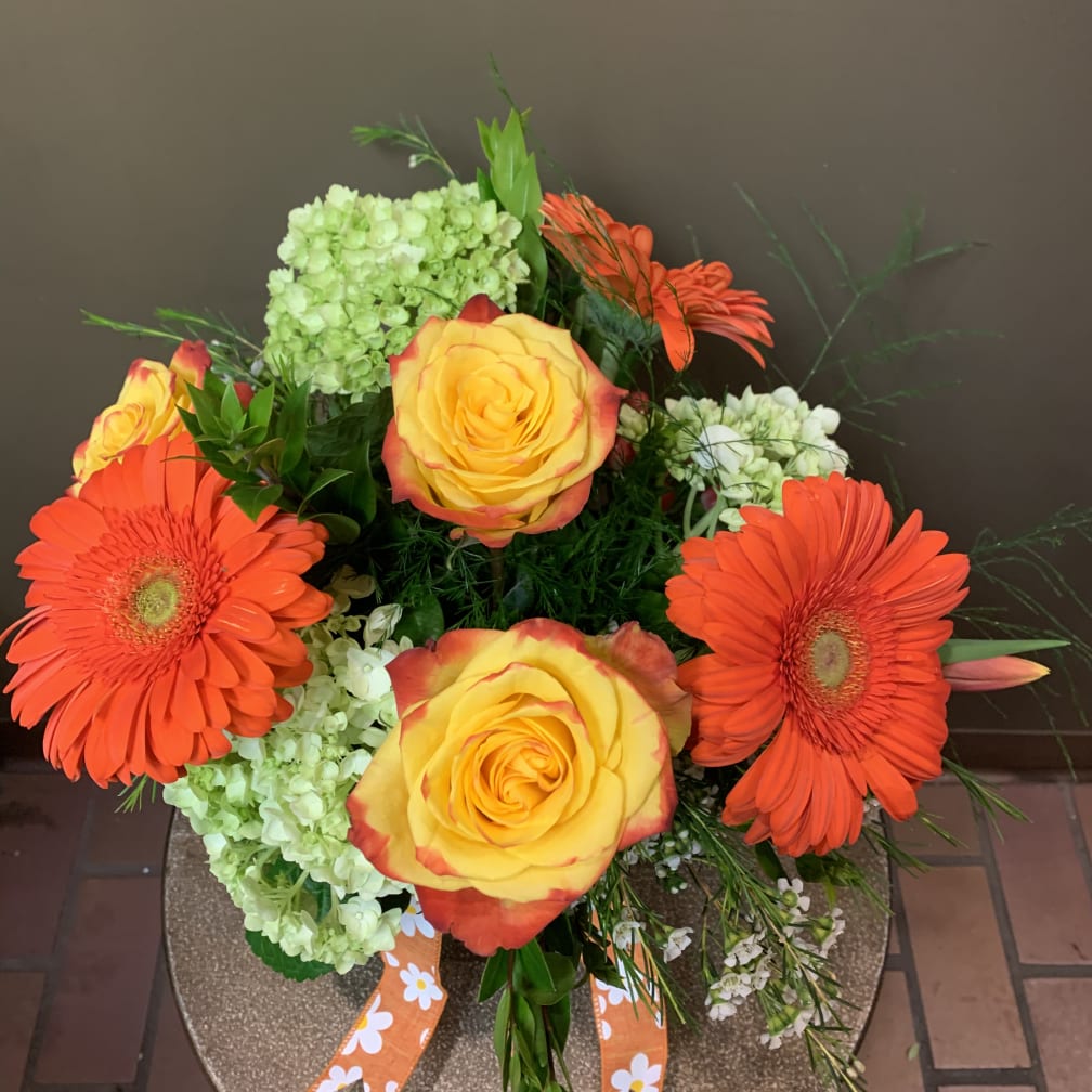 Hutchinson Florist Flower Delivery by Absolutely Flowers