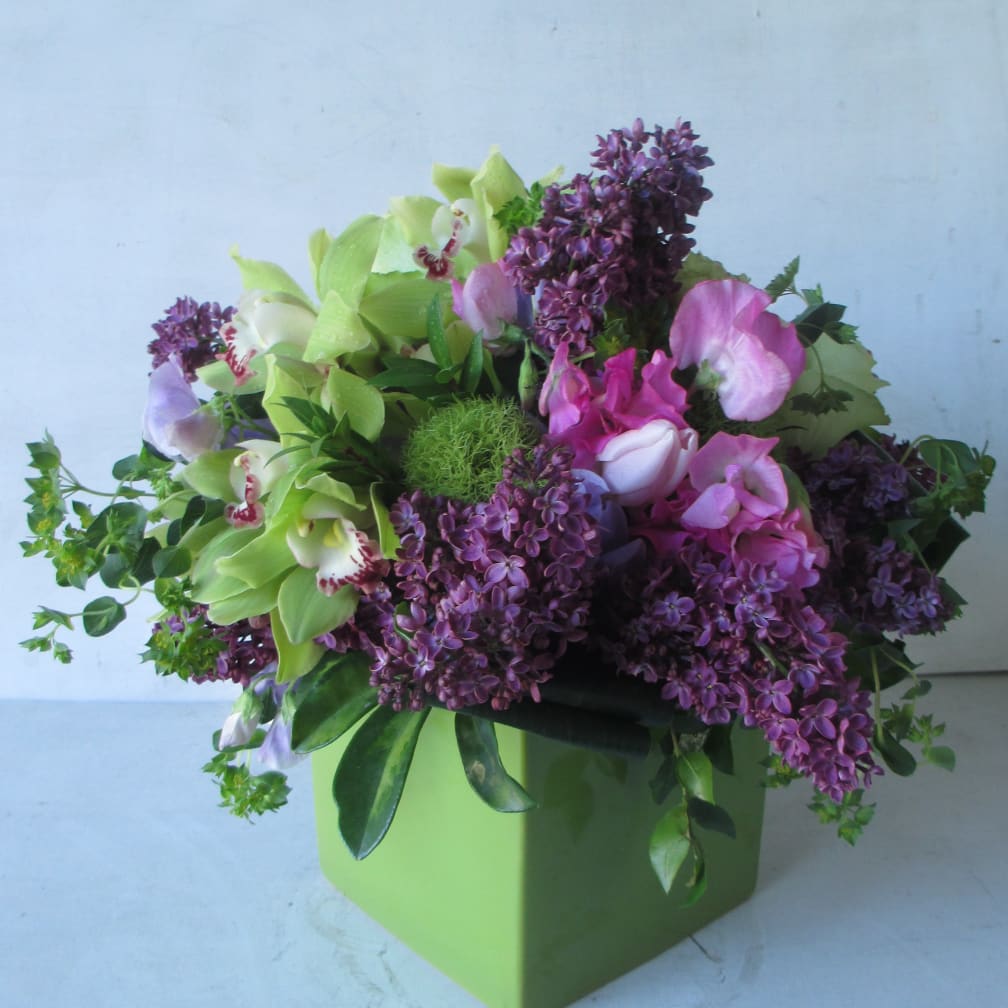 Los Angeles Florist Flower Delivery By A Bed Of Roses La