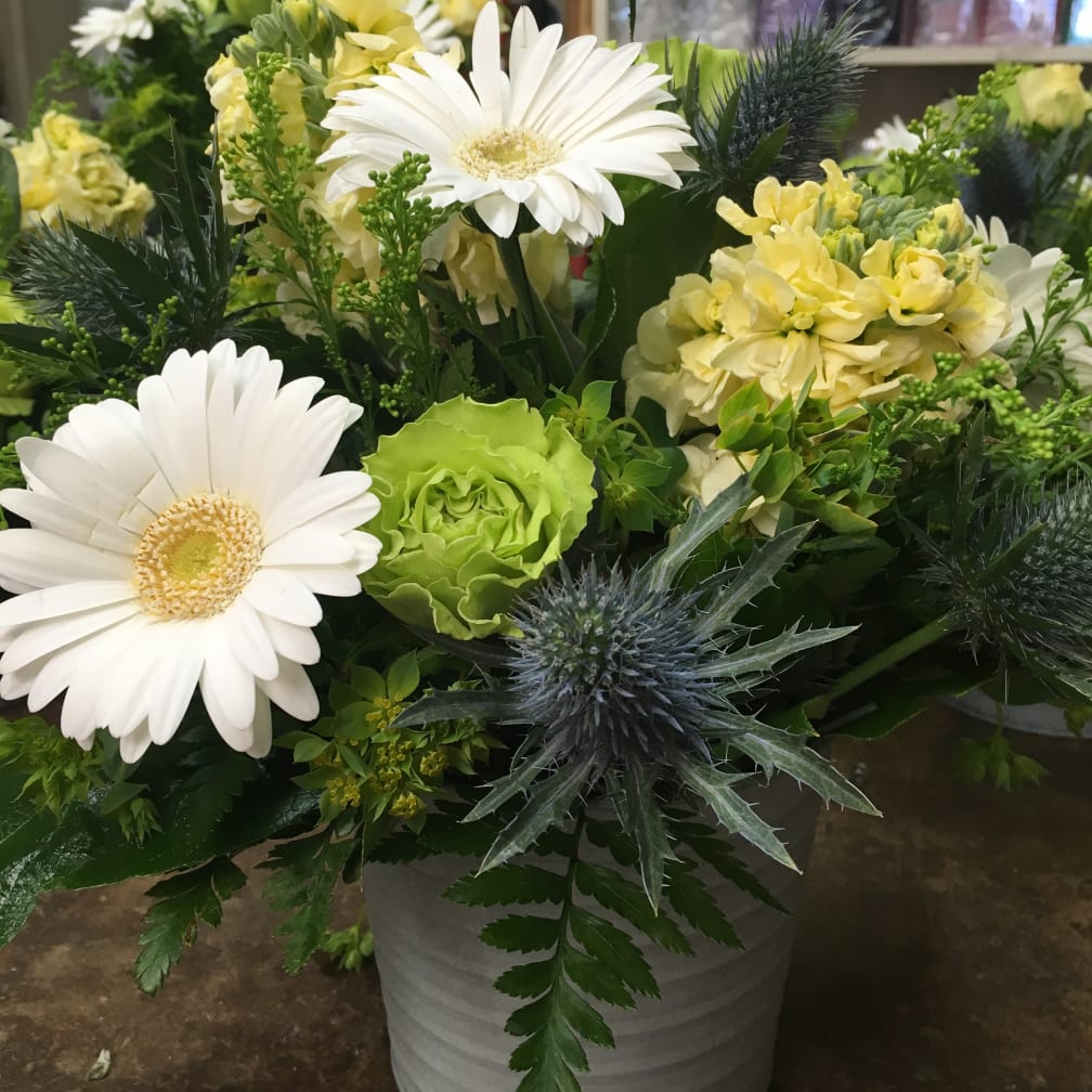 CAMARILLO Florist Flower Delivery by FLOWER POWER