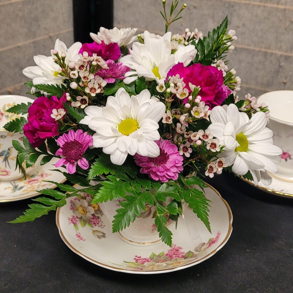 Belfair Florist Flower Delivery by Maddy's Old Town Flowers