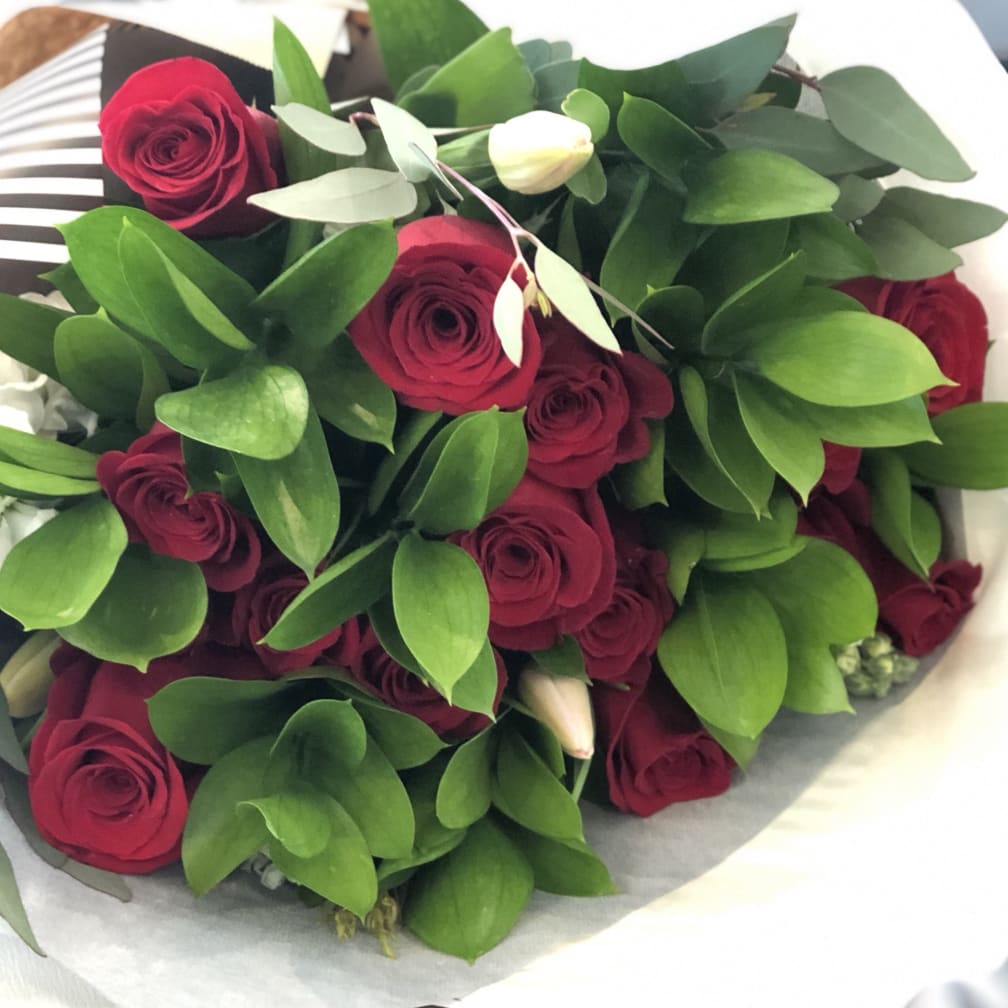 Monrovia Florist Flower Delivery By Aquarela Gifts Flowers