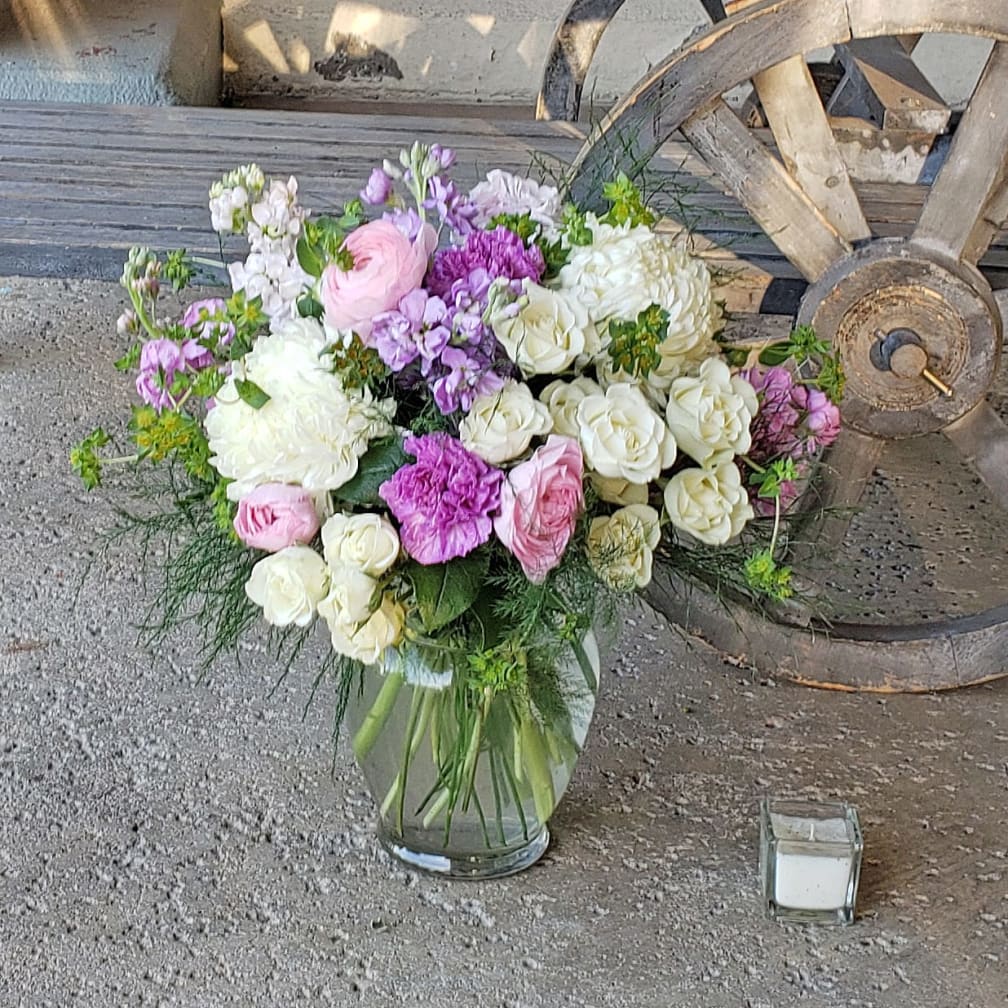 Elk Grove Florist Flower Delivery by Laguna Flowers