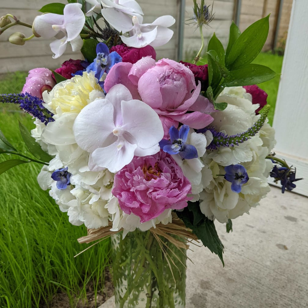 Austin Florist Flower Delivery by Flowers Are Happy