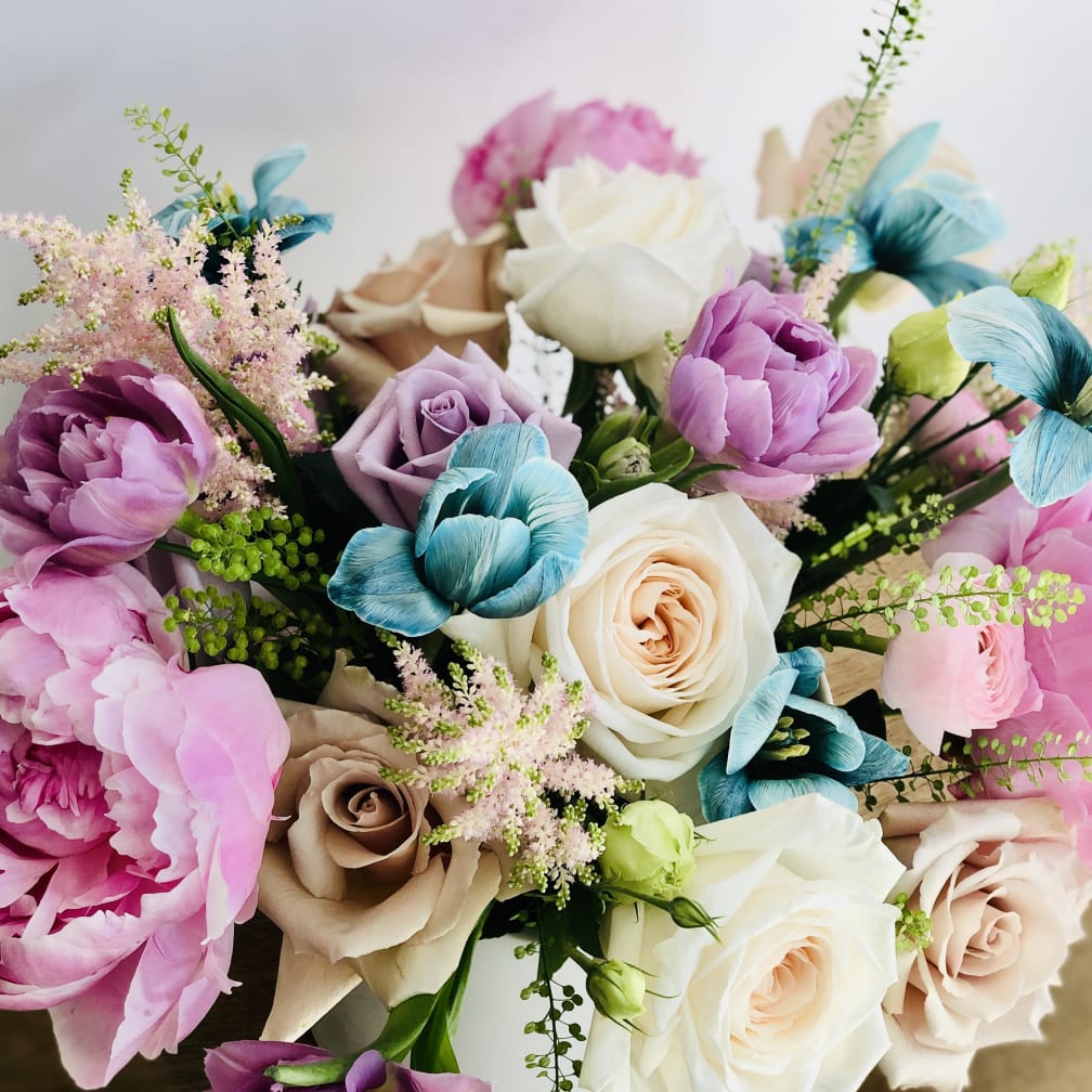 Astoria Florist Flower Delivery by Petals & Roots