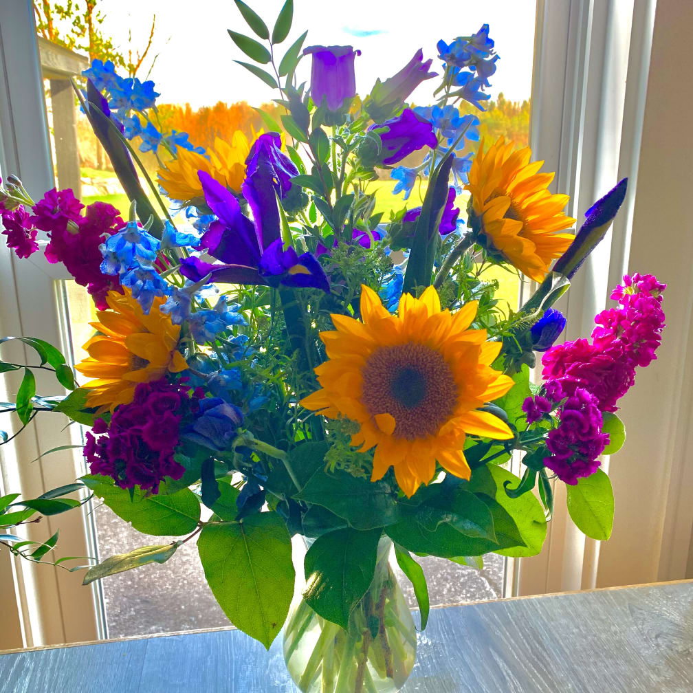 Litchfield Florist | Flower Delivery by Flowers of Distinction