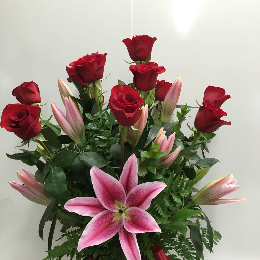 CAMARILLO Florist Flower Delivery by FLOWER POWER