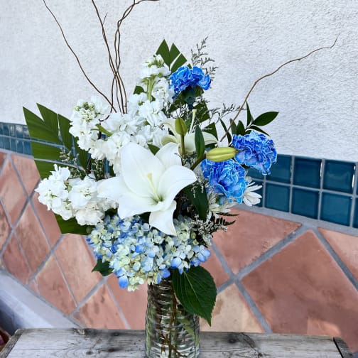 Hilton's Flowers - Highland, CA Florist