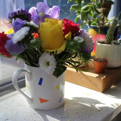 How to Make a Coffee Mug Flower Arrangement at Home