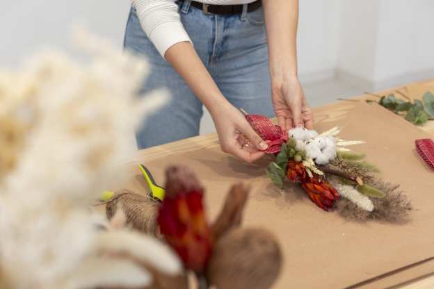 How to Make a Flower Arrangement