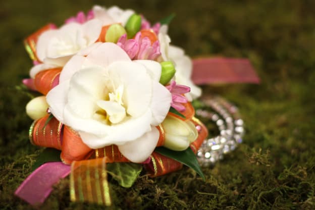 prom corsages and boutonnieres near me