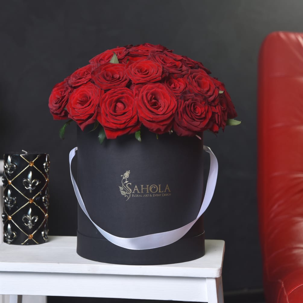 2 Dozen Red Roses In Flower Hat Box By Sahola Flower Fashion Boutique