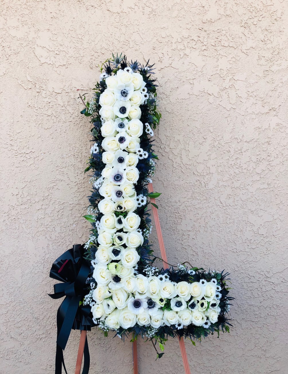 Fresh floral letter is a nice gift for many occasions. CUSTOMER CAN