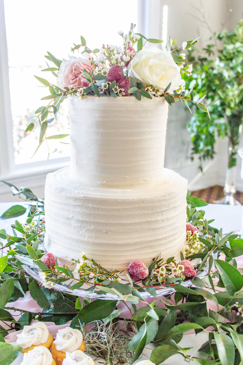 Flower topped hot sale cake