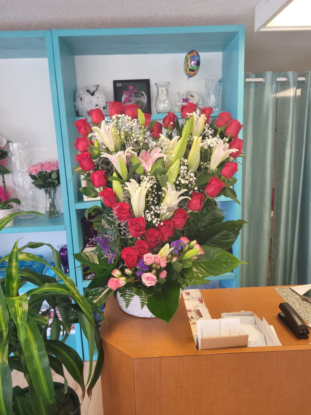 Areglo Floral Corazon De Rosas Rojas 02 By Flower Queen Inc