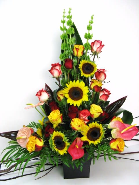 Beautiful Sunflower arrangement perfect for colorful gift specially in Miami that is