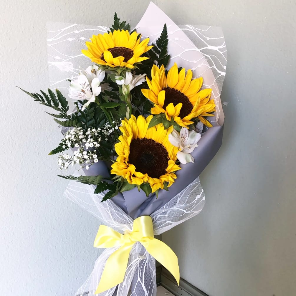 A sunflower bouquet that perfect for giving out on graduation or getting
