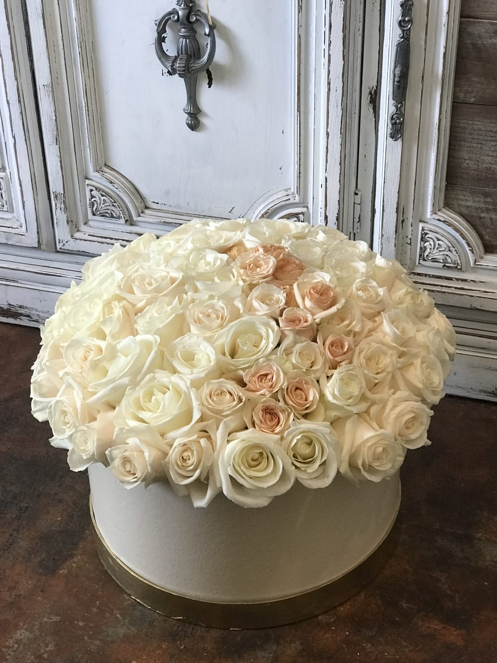 Beautiful 100 rose basket for any occasions,(If you willing to order exactly