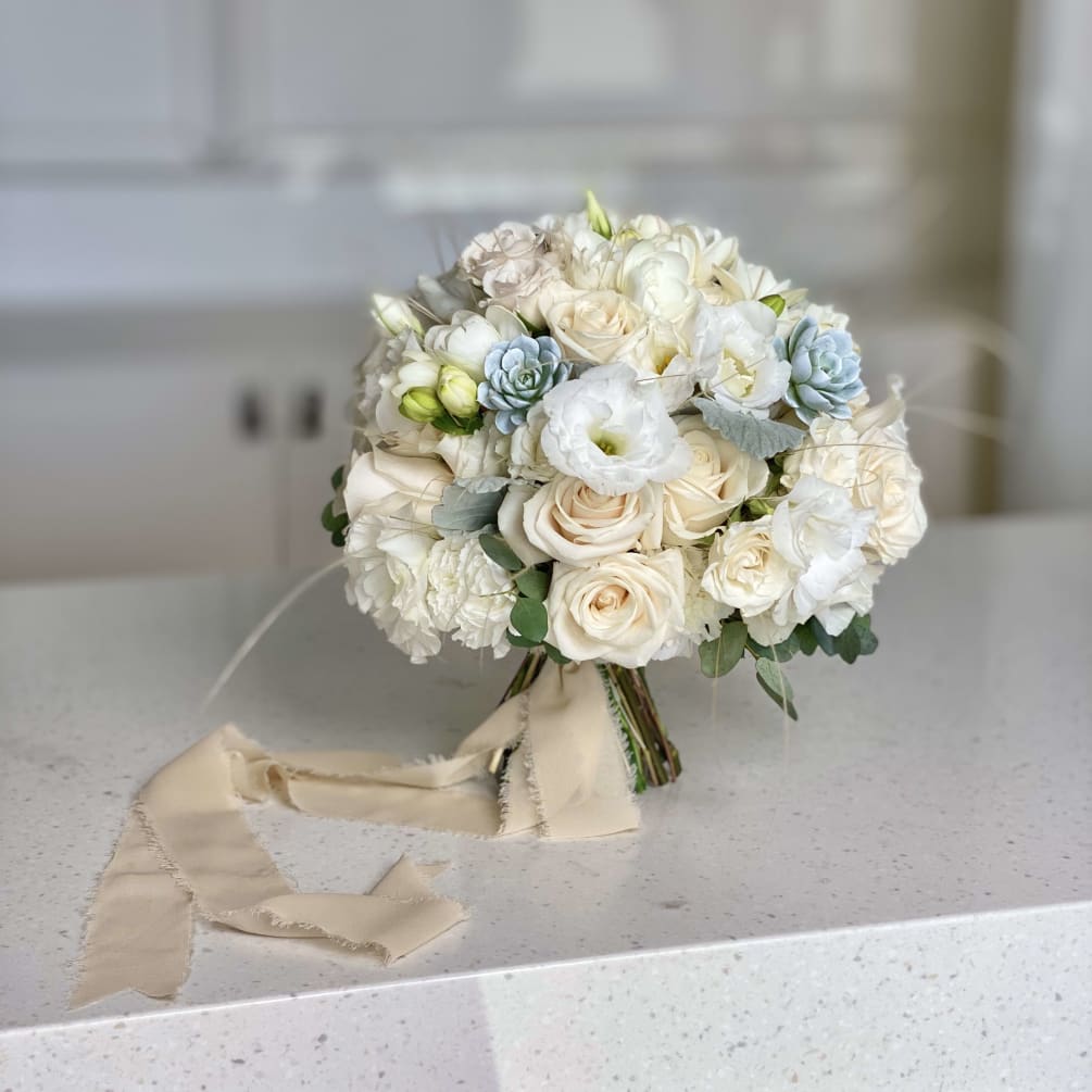 Rose flower arrangements sales for weddings