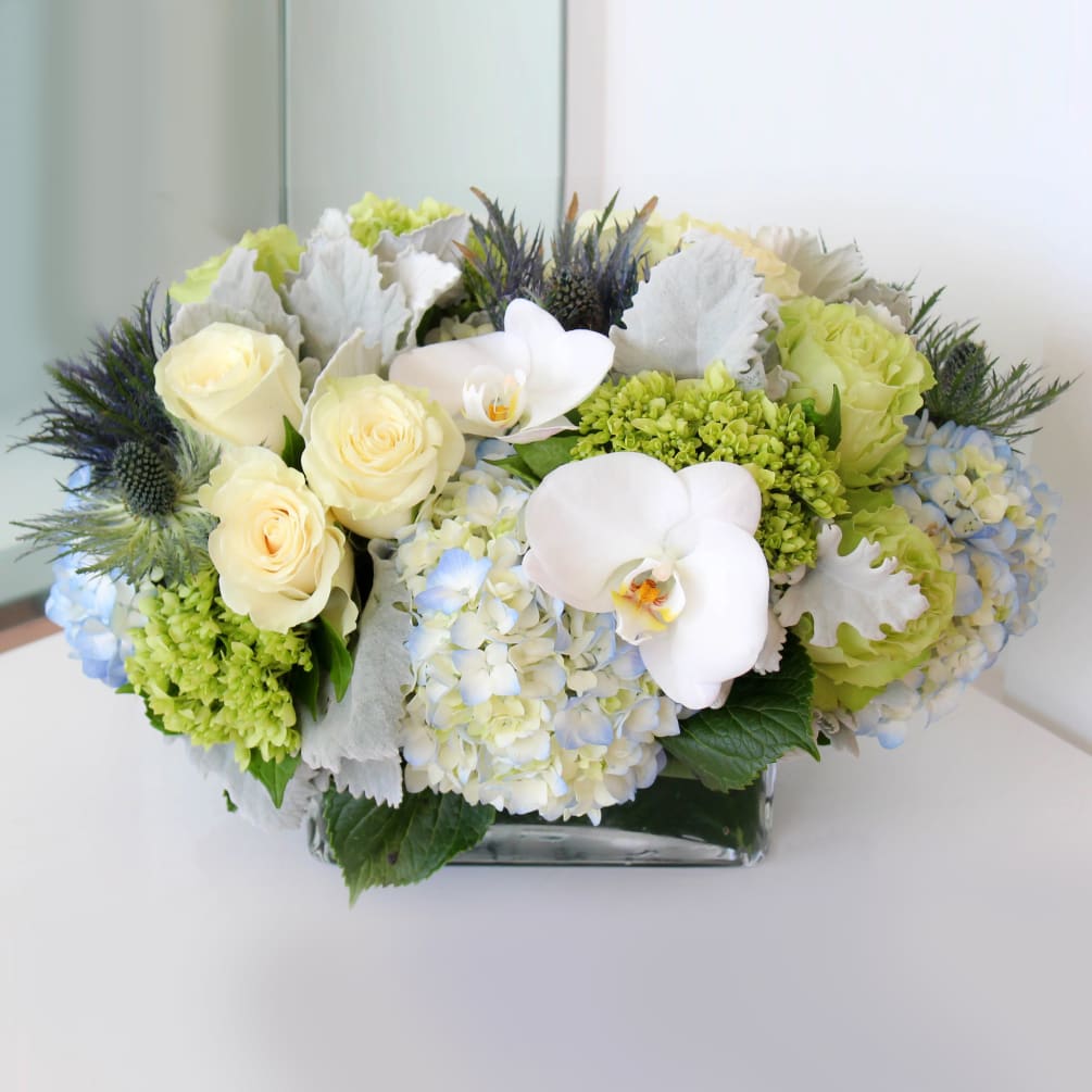 A long centerpiece inspired by our original &ldquo;Baby Blue&rdquo; design and we&rsquo;ve